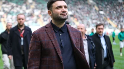 Bursaspor Başkanı Enes Çelik, santrfor piyasasındaki anormal fiyat artışına tepki