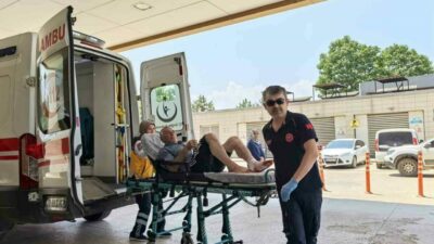 Bursa’nın İnegöl ilçesinde meydana gelen kazada motosiklet ile bisikletin çarpışması