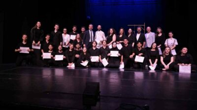 Bursa Devlet Tiyatrosu’nun 53 yıllık köklü geleneğini sürdüren Feraizcizade Gençlik