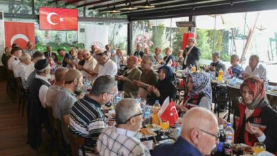 Bursa Valisi Erol Ayyıldız, ’Babalar Günü’ münasebetiyle şehit babaları ve
