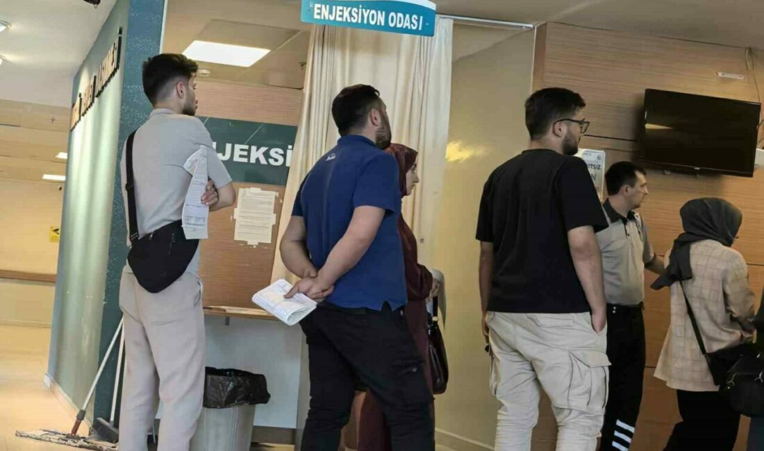 Bursa’nın İnegöl ilçesinde fabrikada çalışan yaklaşık 30 işçi, yedikleri yemekten