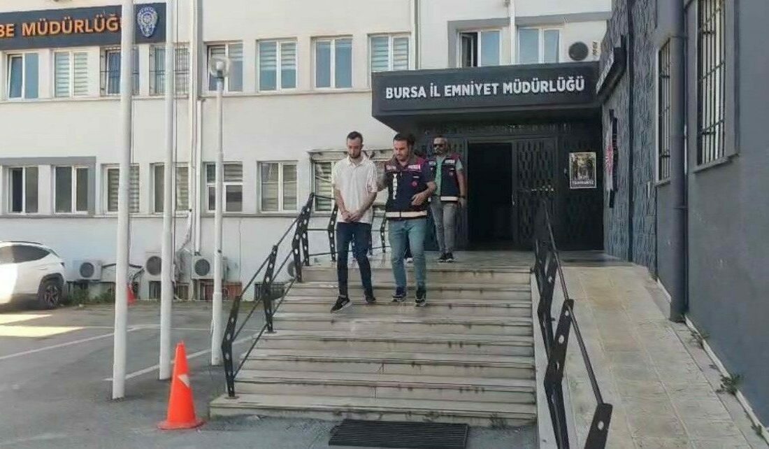 Bursa’da, telefonla kendilerini polis, savcı ve kamu görevlisi olarak tanıtan