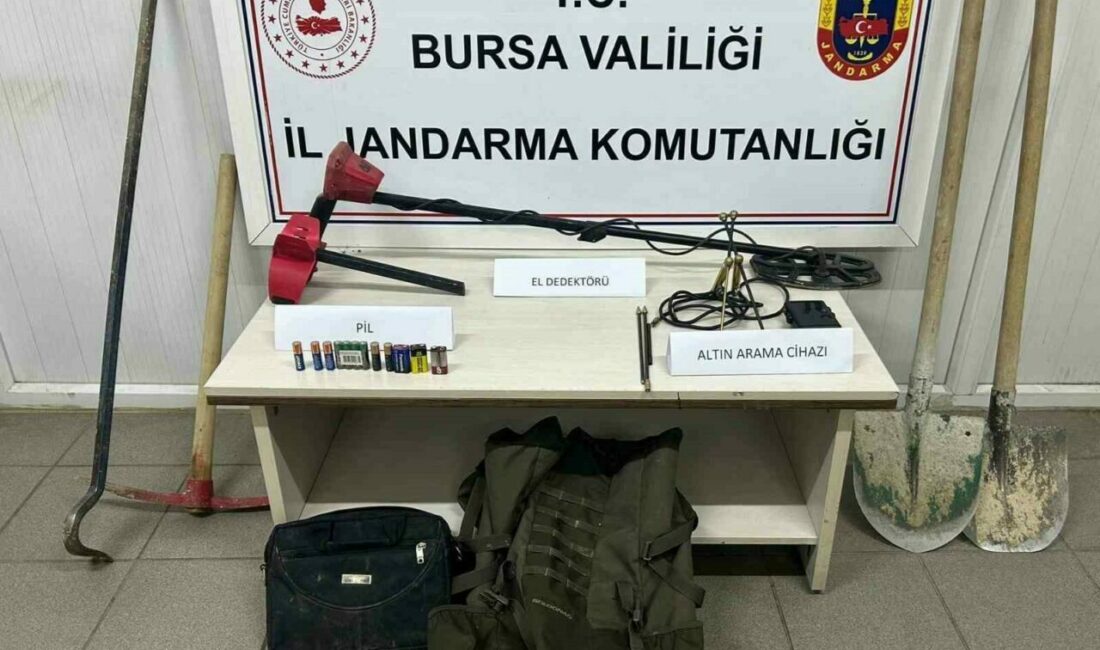 Bursa’nın İnegöl ilçesinde kaçak kazı yapan 3 şahıs jandarma ekiplerince