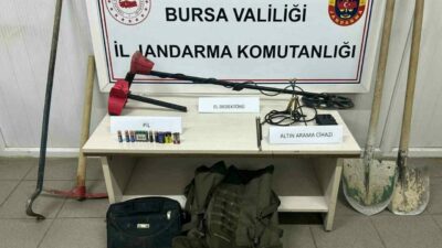 Bursa’nın İnegöl ilçesinde kaçak kazı yapan 3 şahıs jandarma ekiplerince