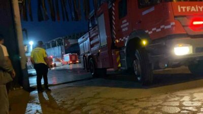 Bursa’nın İnegöl ilçesinde bir geri dönüşüm tesisinde yangın çıktı. Yangın,
