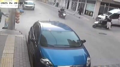 Bursa’nın Karacabey ilçesinde iki motosikletin çarpıştığı kaza güvenlik kamerasına yansıdı.