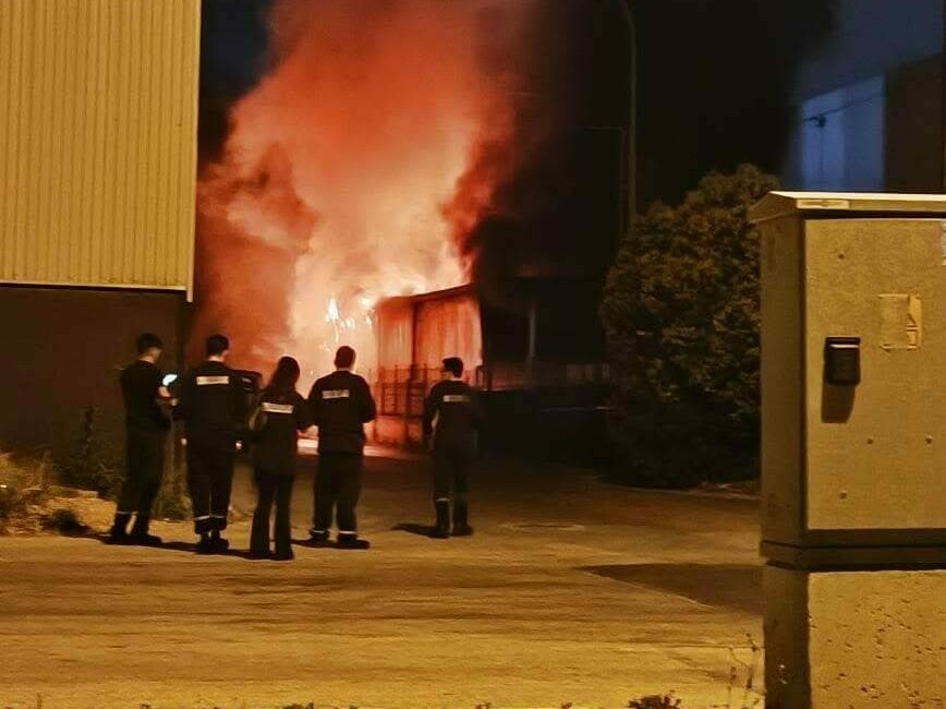 Bursa’da kauçuk fabrikasında korkutan yangın Bursa’nın Nilüfer ilçesinde sanayi bölgesinde faaliyet gösteren bir fabrikada gece