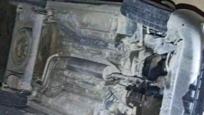 Bursa’nın İnegöl ilçesinde meydana gelen kazada kontrolden çıkan otomobil devrilerek