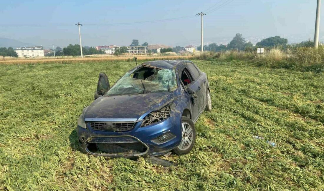 Bursa’nın İnegöl ilçesinde kontrolden çıkan otomobilin tarlaya uçtuğu kazada sürücü