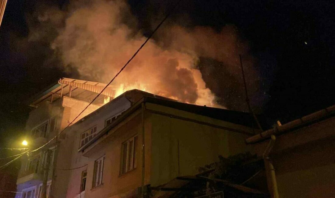 Bursa’nın Osmangazi ilçesinde oto tamirhanesinde çıkan yangın, itfaiyenin hızlı müdahalesi