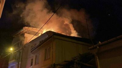 Bursa’nın Osmangazi ilçesinde oto tamirhanesinde çıkan yangın, itfaiyenin hızlı müdahalesi