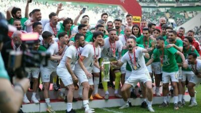 Bursaspor, 2025-2026 sezonu öncesi kadro yapılanmasına giderken birçok oyuncunun takımdan