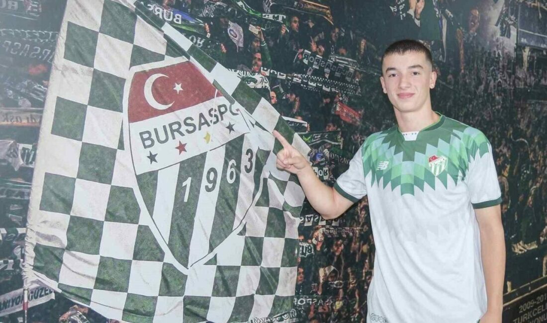 Bursaspor’da iki iç transfer tamamlandı Bursaspor, Emre Işık ve Enes Çalışkan ile sözleşme yeniledi. TFF