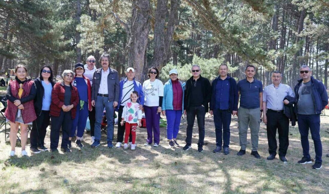 Kuruluşunun 50. yılını kutlayan Bursa Uludağ Üniversitesi (BUÜ), düzenlediği piknikte