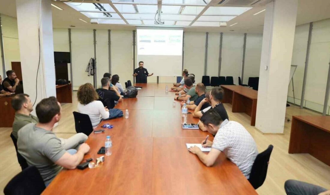 Bursa Büyükşehir Belediyesi bünyesinde personelin gönüllü katılımıyla kurulan Bursa Acil