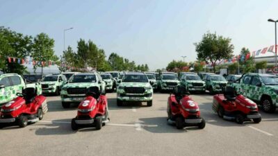 Bursa Büyükşehir Belediyesi, kentin parklarını, bahçelerini, sahillerini, refüjlerini daha hızlı,