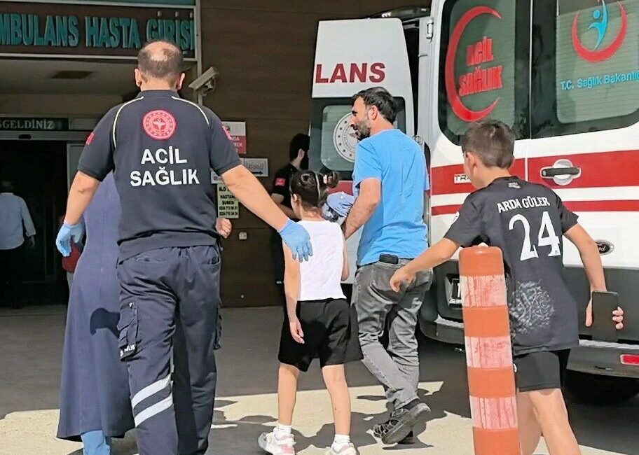 Bursa’nın İnegöl ilçesinde meydana gelen olayda kumbarasını açmaya çalışan 9