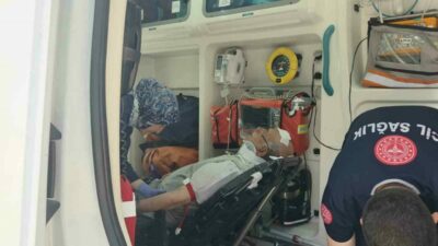 Bursa’nın Orhangazi ilçesinde direksiyon başında fenalaştığı tahmin edilen yaşlı sürücü,