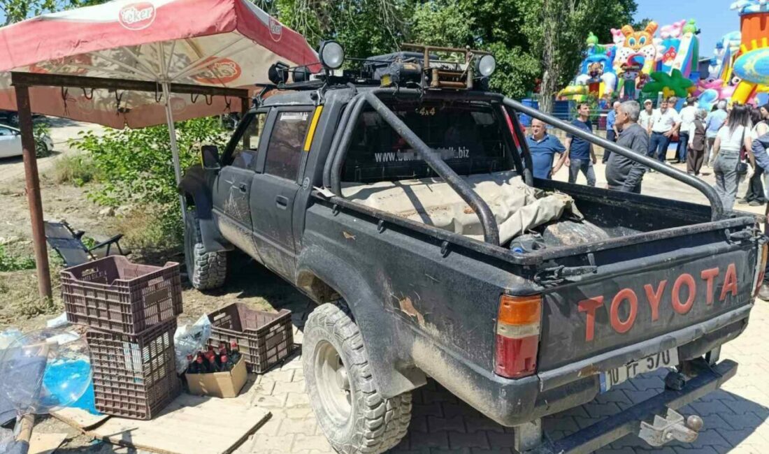 Ehliyetsiz sürücü dehşet saçtı: 2 çocuk yaralı Bursa’nın Karacabey ilçesinde ehliyetsiz sürücü, yol üzerinde bulunan 2 çocuğa