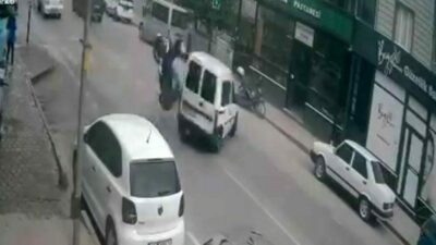 Bursa’nın İnegöl ilçesinde meydana gelen kazada hafif ticari araç ile