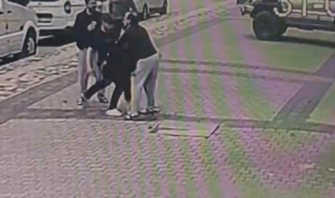 Bursa’da meydana gelen hırsızlık girişimi mahalleliyi ayağa kaldırdı. İddiaya göre