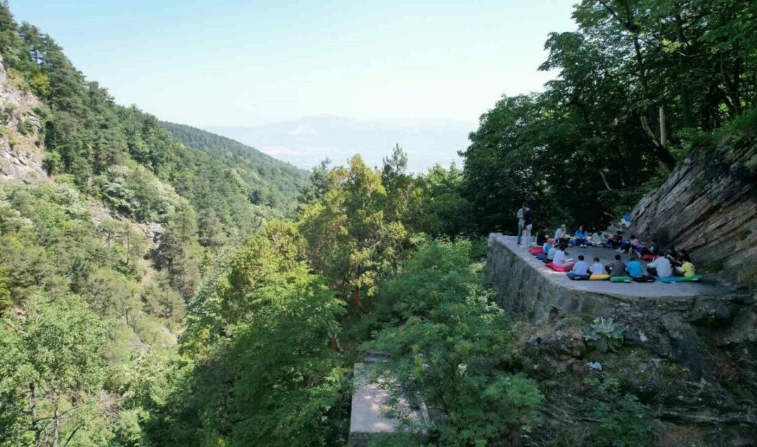 Bursa-Yıldırım Belediyesi Fatih Sultan Mehmet Ortaokulu öğrencileriyle Küreklidere Şelalesi’nde önce
