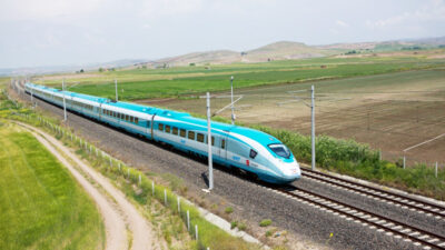 Ulaştırma ve Altyapı Bakanı Abdulkadir Uraloğlu, Bursa’nın yıllardır beklediği hızlı