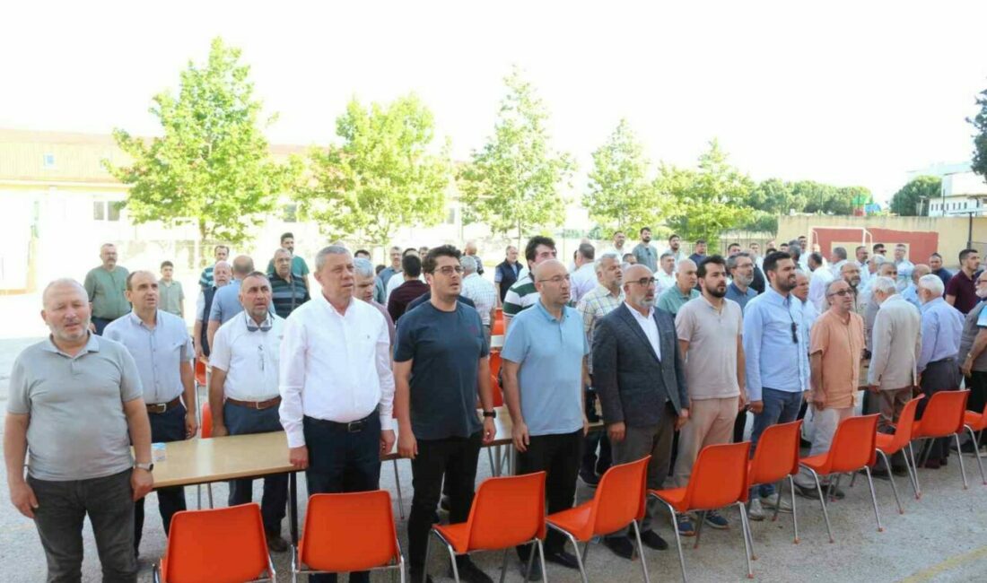 KİHMED geleneksel mezunlar buluşması Karacabey Anadolu İmam Hatip Lisesi bahçesinde