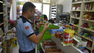 Karacabey Belediyesi Zabıta Müdürlüğü ekipleri, ilçe merkezinin yanı sıra kırsal