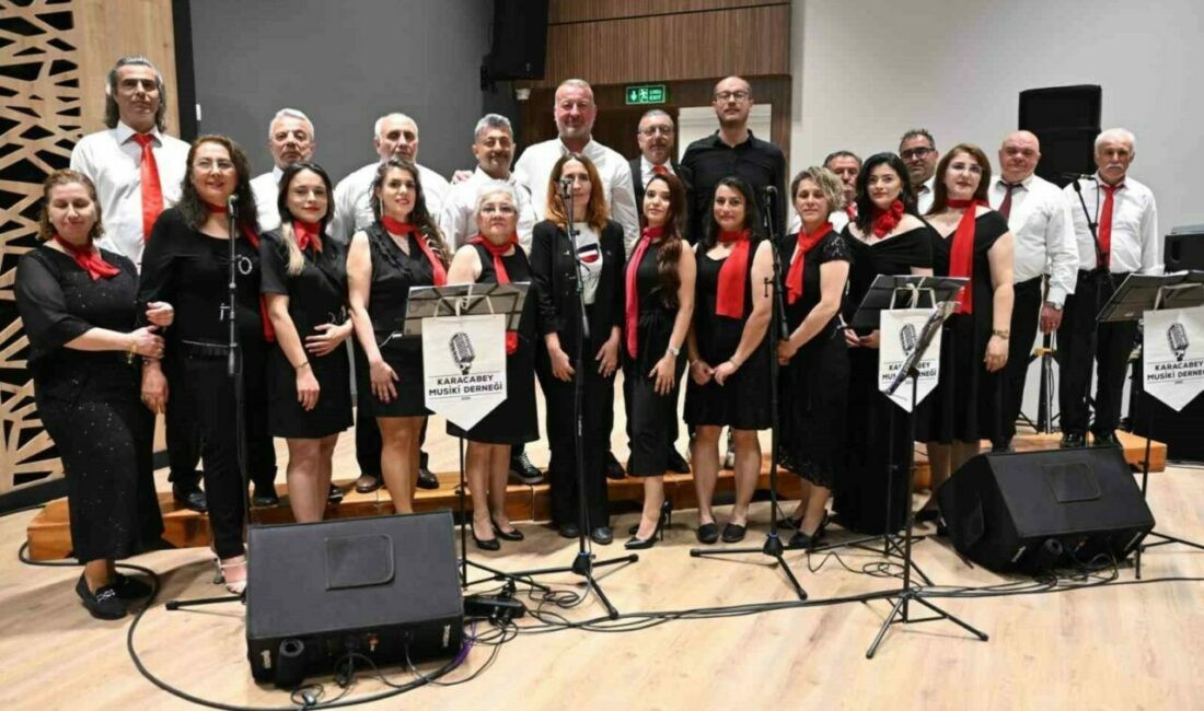 Karacabey’de düzenlenen “Öyküleriyle Türküler” programı, türkülerin dokunaklı öyküleri ve ezgileriyle