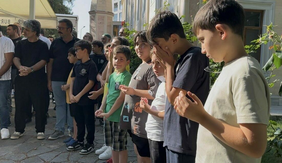 Bursa’da bir ilkokulda karne gününde aniden fenalaşan öğretmen, tüm müdahalelere