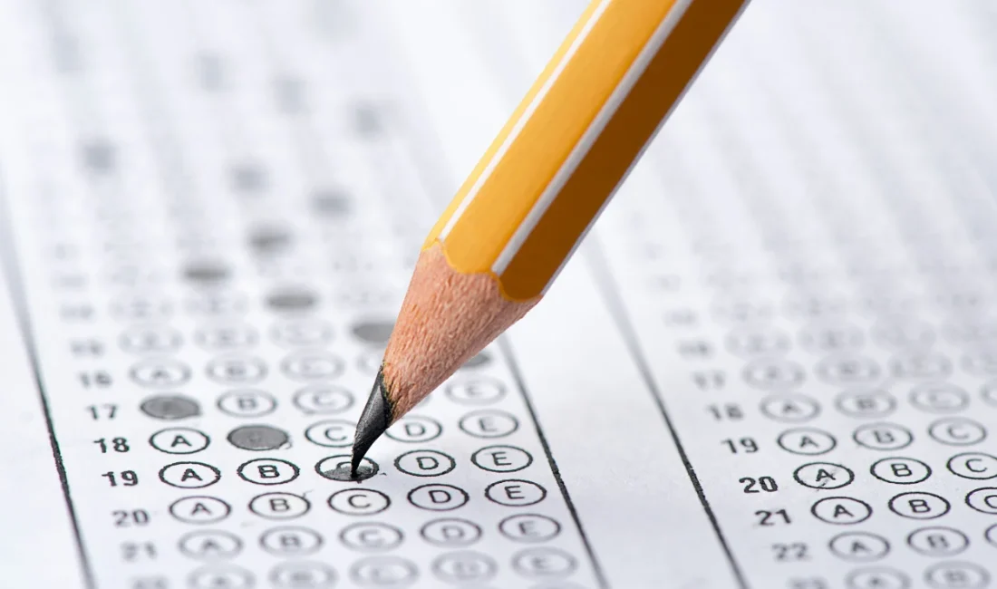 Bursa’da LGS’nin ilk oturumuna giren öğrencilere yanlış kitapçık dağıtıldı. Sınav