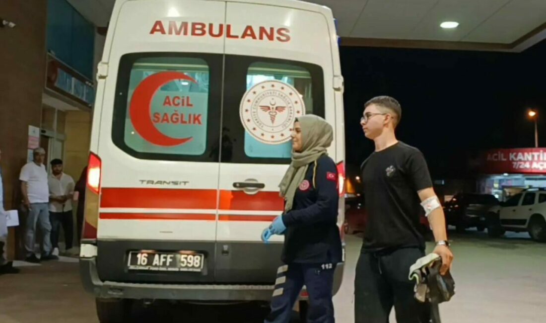 Bursa’nın İnegöl ilçesinde meydana gelen kazada devrilerek sürüklenen motosikletin sürücüsü,