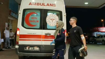 Bursa’nın İnegöl ilçesinde meydana gelen kazada devrilerek sürüklenen motosikletin sürücüsü,