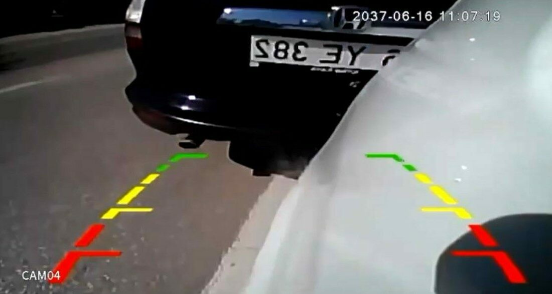 Mudanya Yolu’nda makas dehşeti…İki aracın karıştığı kaza kamerada Bursa’da iki otomobilin peş peşe makas atarak ilerlediği anlar kazayla