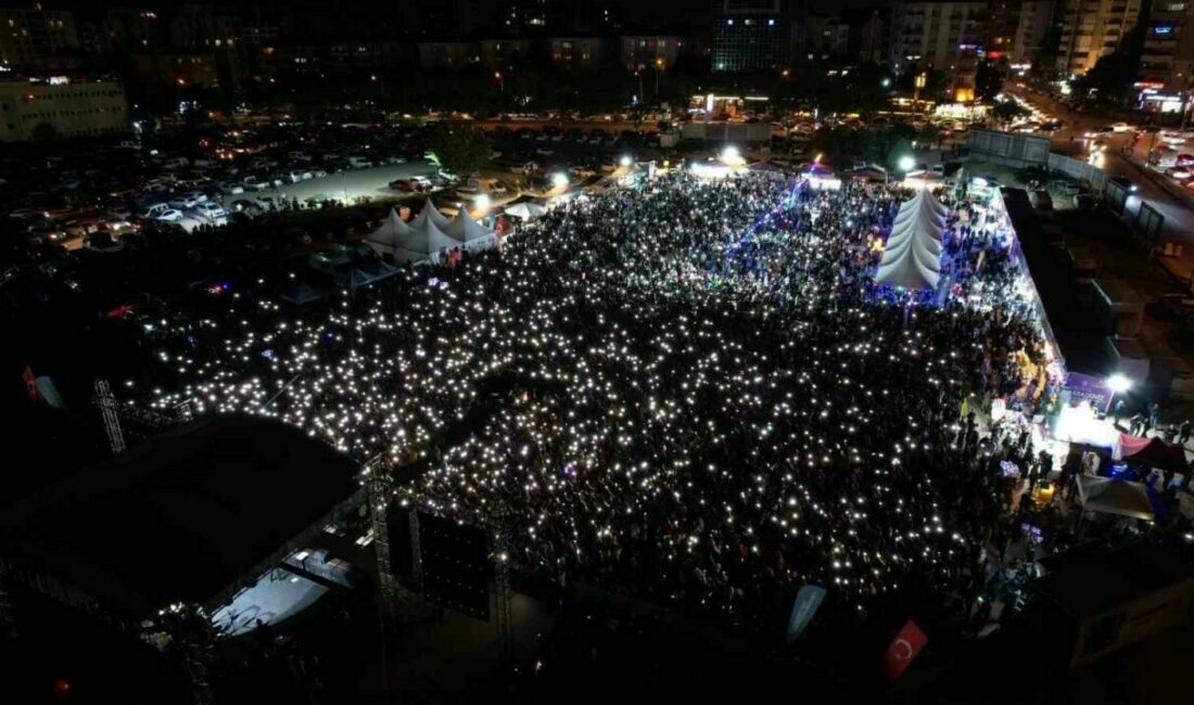 Nilüfer Belediyesi’nin düzenlediği 1. Karadeniz Festivali ikinci gününde de büyük