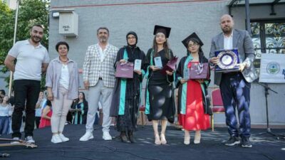 Bursa’nın köklü eğitim kurumlarından Nuri Erbak Anadolu Lisesi’nde, mezuniyet töreni