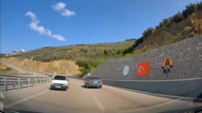 Bursa’da otobanda ters yöne giren bir otomobil, trafiği birbirine kattı.