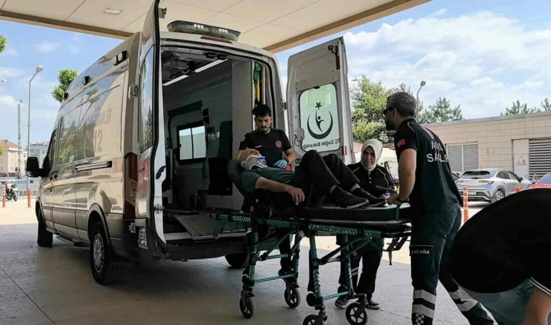 Bursa’nın İnegöl ilçesinde meydana gelen kazada otomobil ile çarpışan traktörün