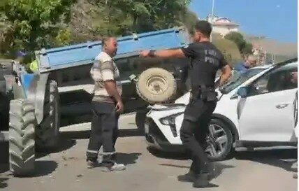 Bursa’nın Gemlik İlçesinde Kumla Yolu üzerinde meydana gelen trafik kazasında