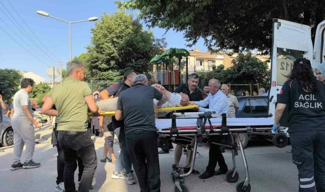 Bursa’nın İnegöl ilçesinde meydana gelen kazada otomobil ile çarpışan motosikletin