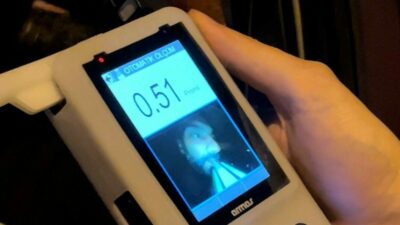 Bursa’da alkol denetimi yapan trafik polislerine bir promille ehliyetini kaptıran