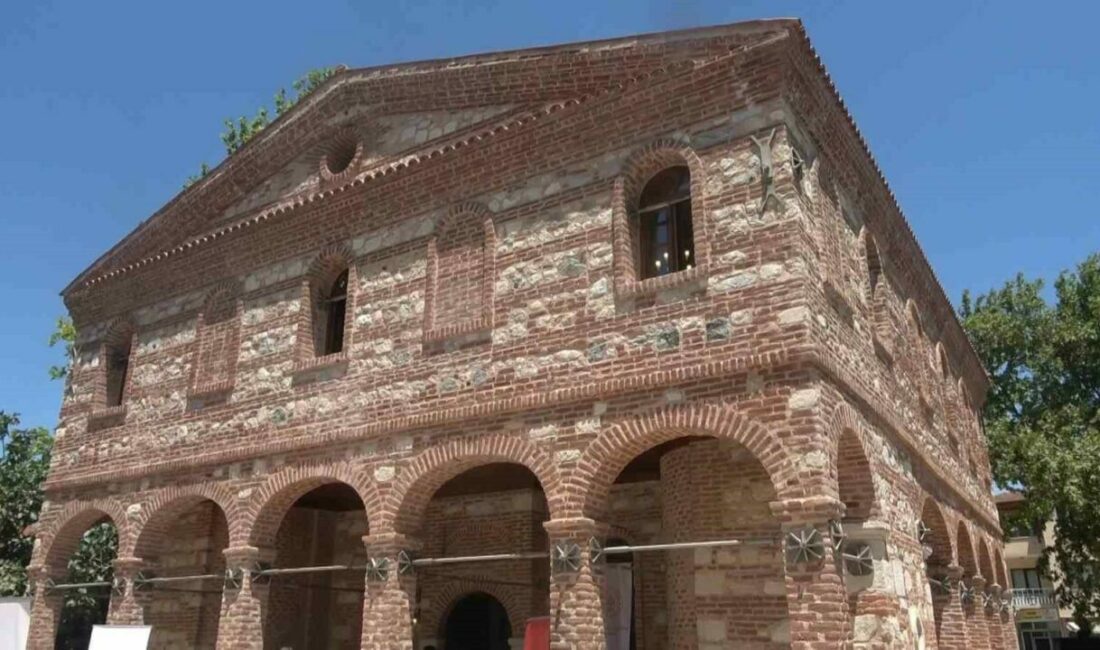 Bursa’nın Nilüfer ilçesine bağlı Özlüce köyünde bulunan tarihi Özlüce Camii,