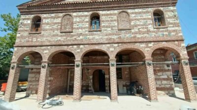 Bursa’nın Nilüfer ilçesine bağlı Özlüce Köyü’nde bulunan tarihi Özlüce Camii,