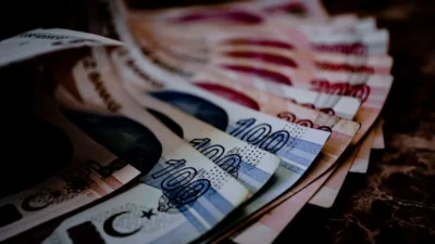 Avrupa Birliği ve aday ülkelerde emekli maaşları arasında uçurum var.