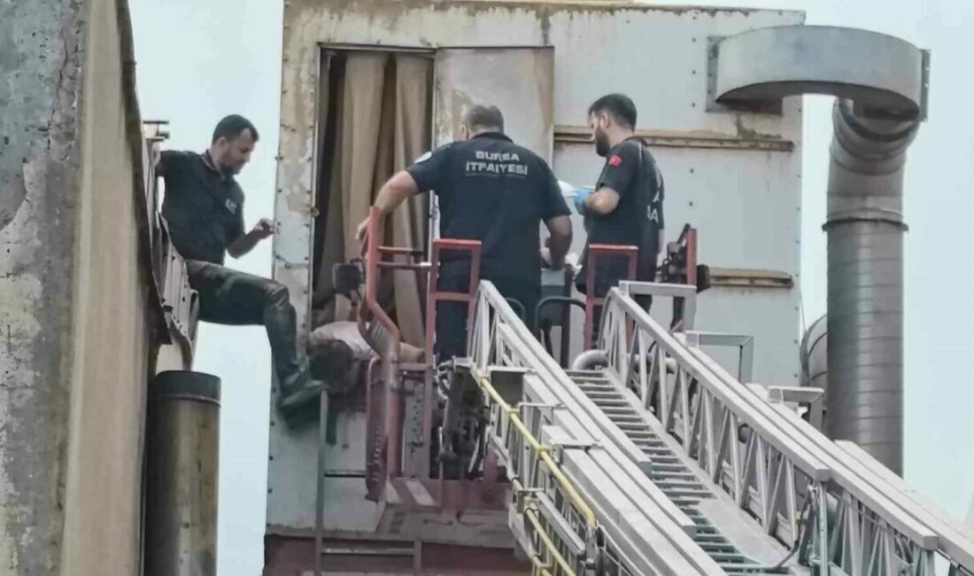 Bursa’nın İnegöl ilçesinde talaş emici makinesine sıkışan işçi, itfaiye ekipleri