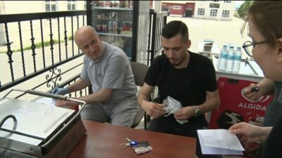 Türkiye genelinde 2.5 milyondan fazla öğrenci üniversite sınavında ter dökerken,