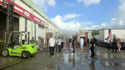 Bursa’nın Orhangazi ilçesindeki Orhangazi Zeytin İşleme Merkezi’nde sabah saatlerinde çıkan