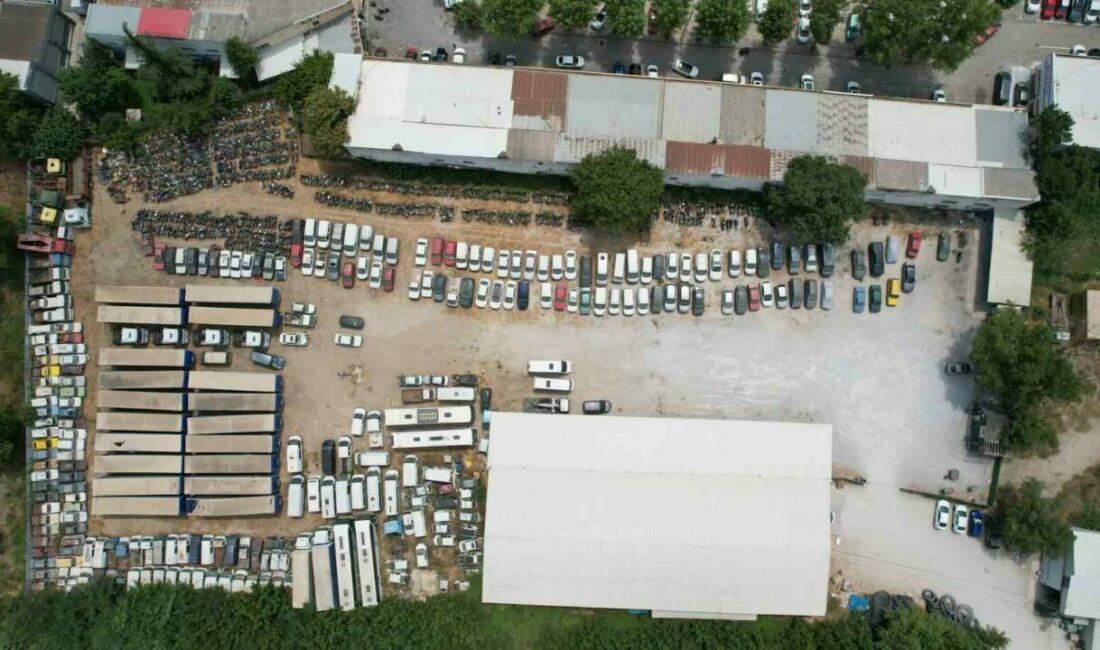 30 milyon araç sürücüsünü ilgilendiriyor: 6 ay içinde satışa çıkacak Yediemin otoparklarında yıllardır çürümeye terk edilen araçların satışı için süreç