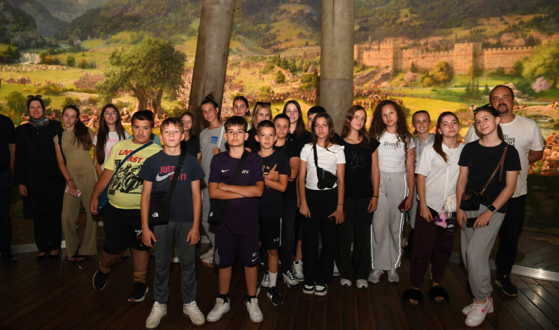 Bosnalı öğrenciler Osmangazi’ye hayran kaldı Osmangazi Belediye Başkanı Erkan Aydın ve Bosna Hersek’in başkenti Saraybosna’nın